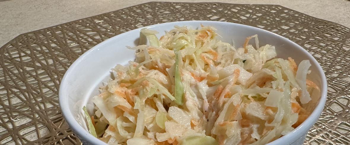 Surówka z białej kapusty coleslaw