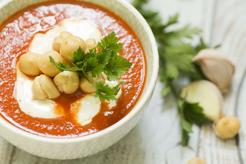 Pomidorowa zupa rybna z dorsza
