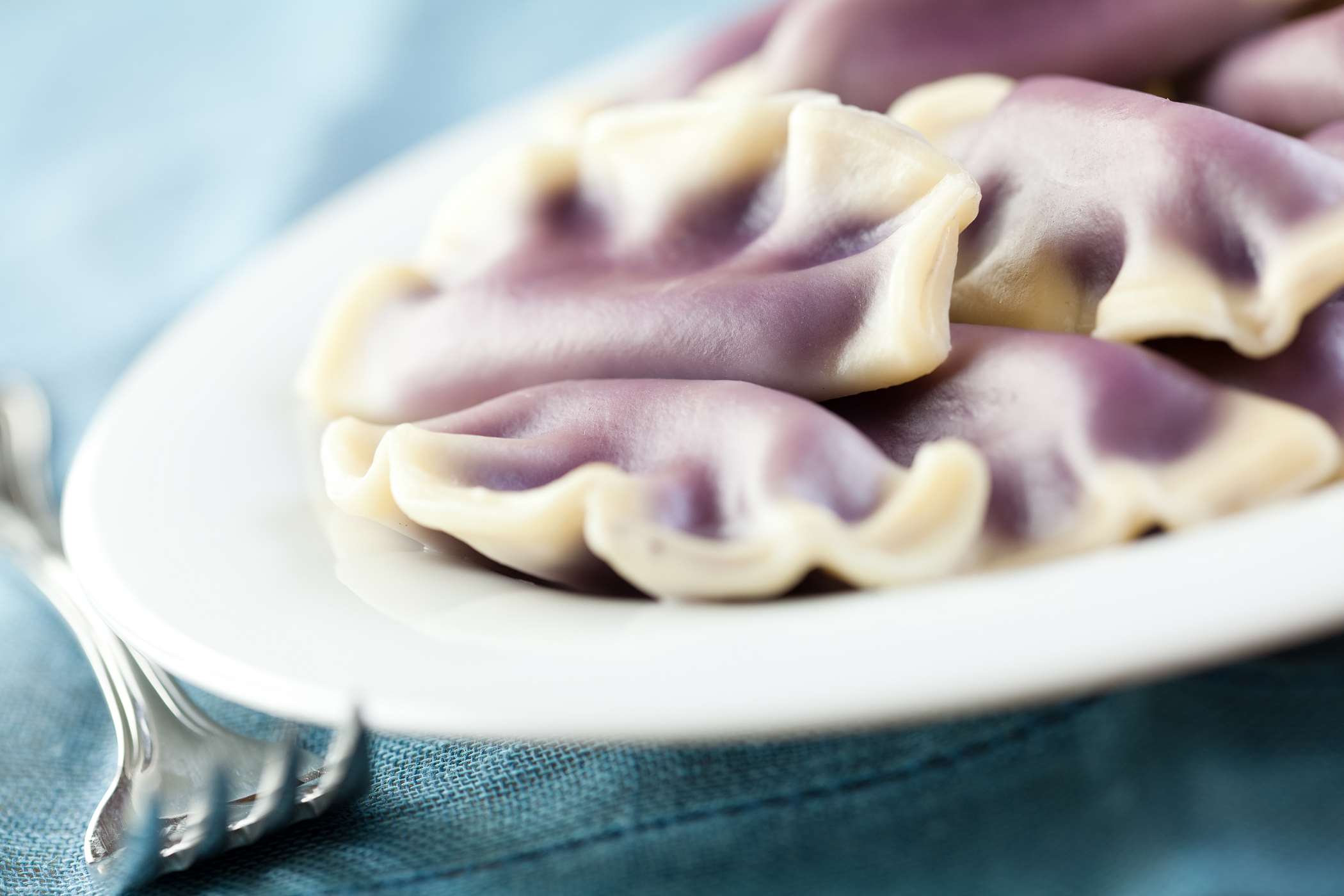 Pierogi z czereśniami przepis na FajneGotowanie.pl