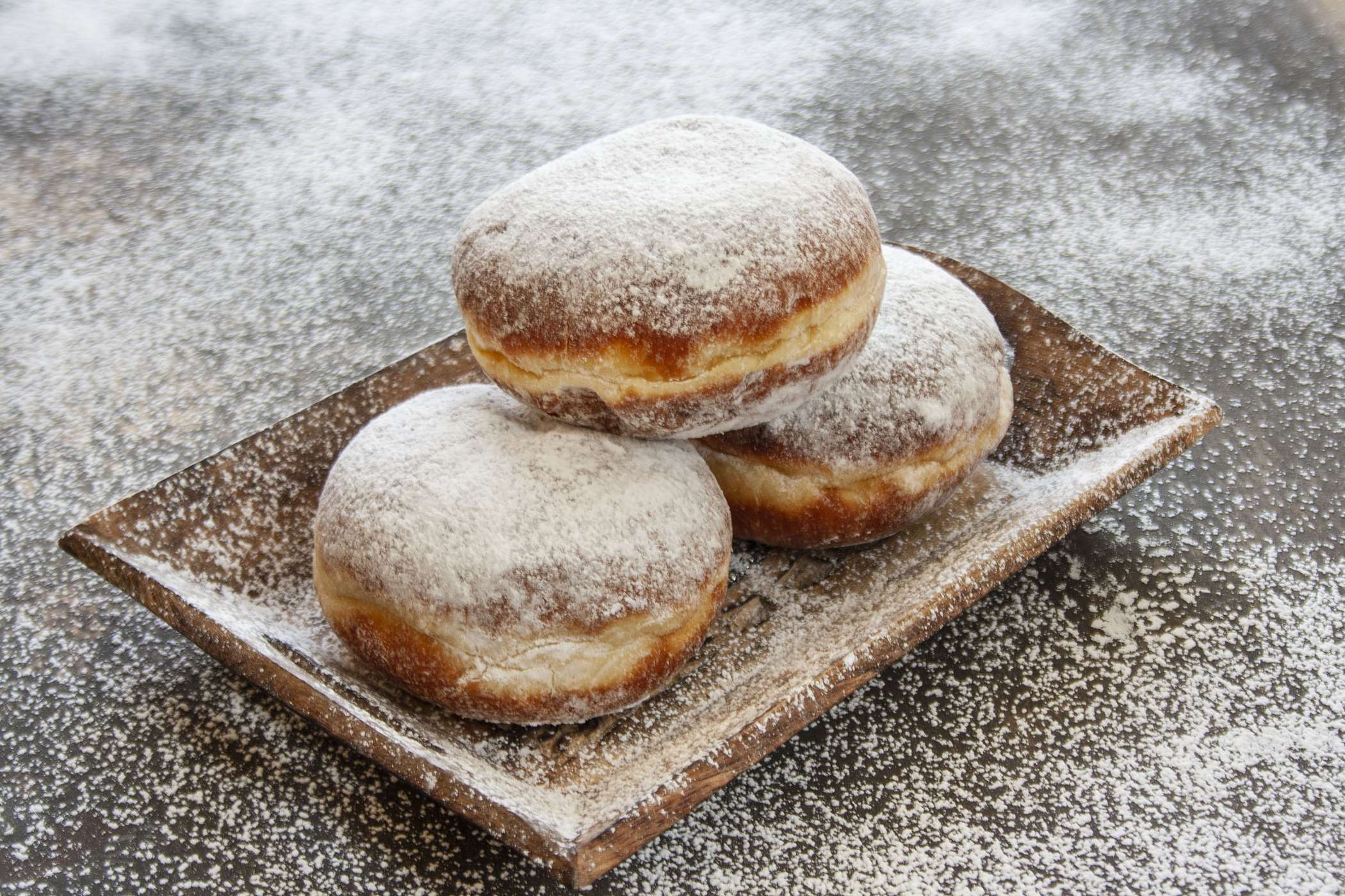 Pączki z marmoladą przepis na FajneGotowanie.pl