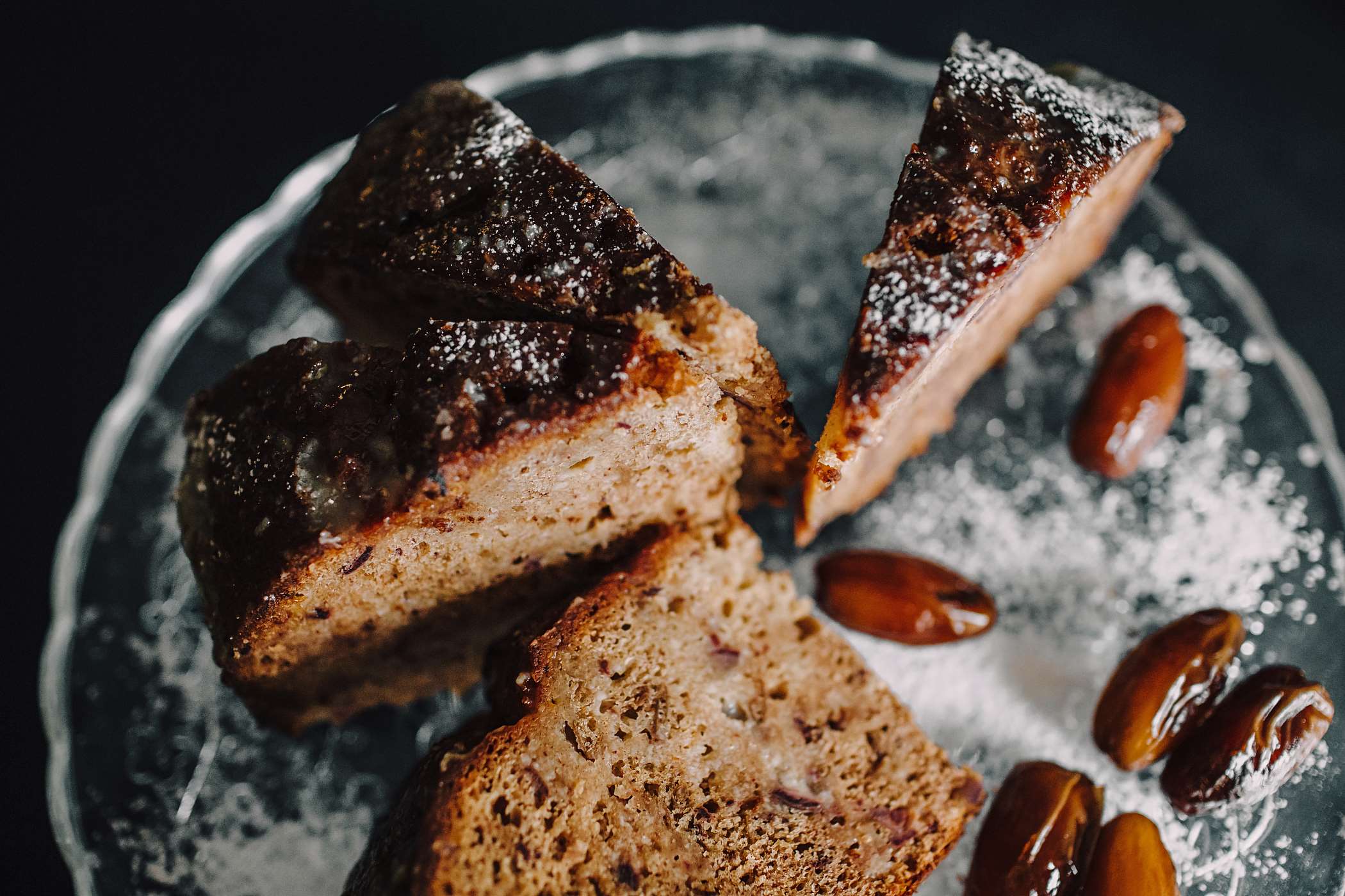 Ciasto z daktyli przepis na FajneGotowanie.pl